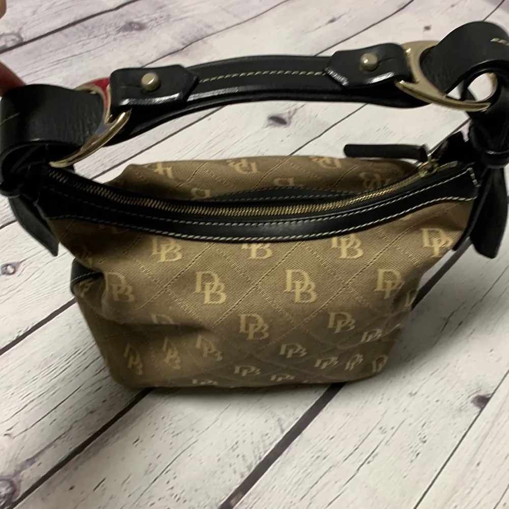 Women’s Dooney & Bourke Signature Quilted Hobo Bag